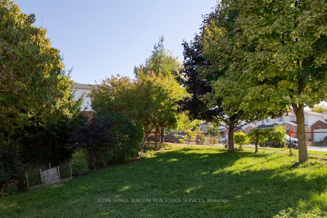 Photo 4 of 118 Silurian Drive, Guelph, Grange Road — HOMEH