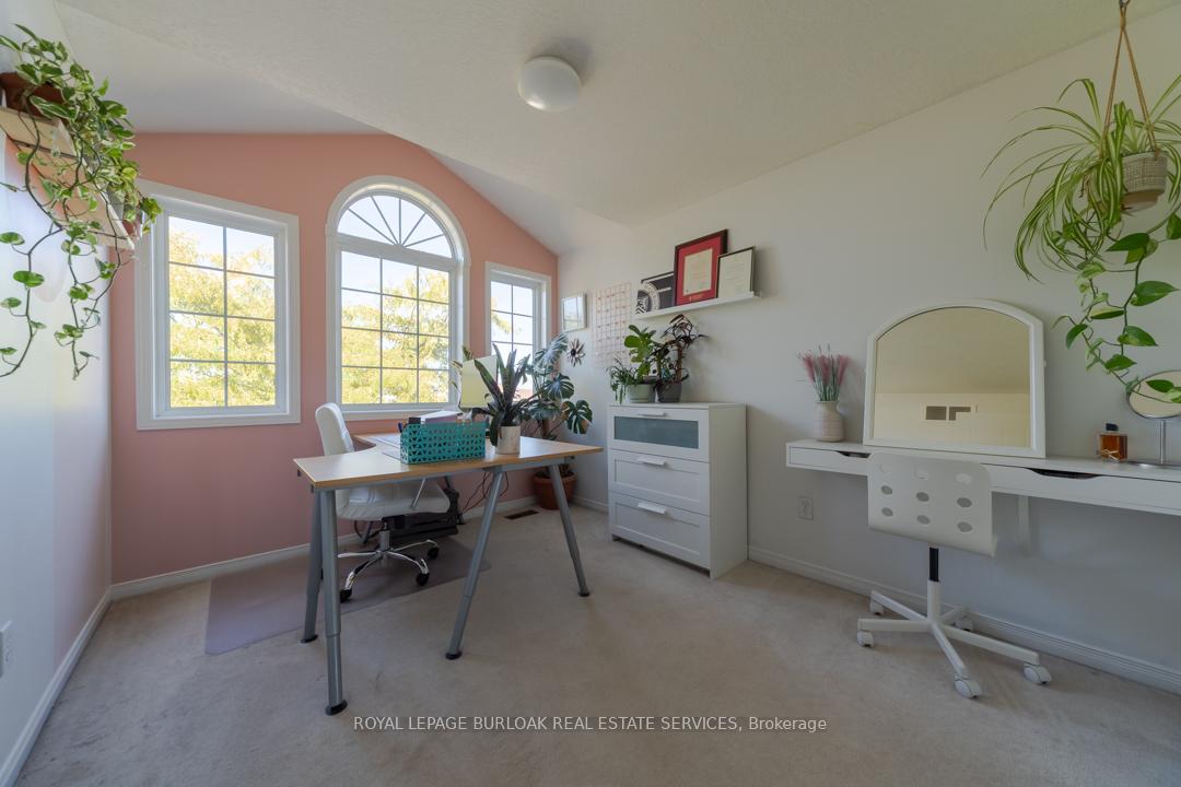 Photo 10 of 118 Silurian Drive, Guelph, Grange Road — HOMEH