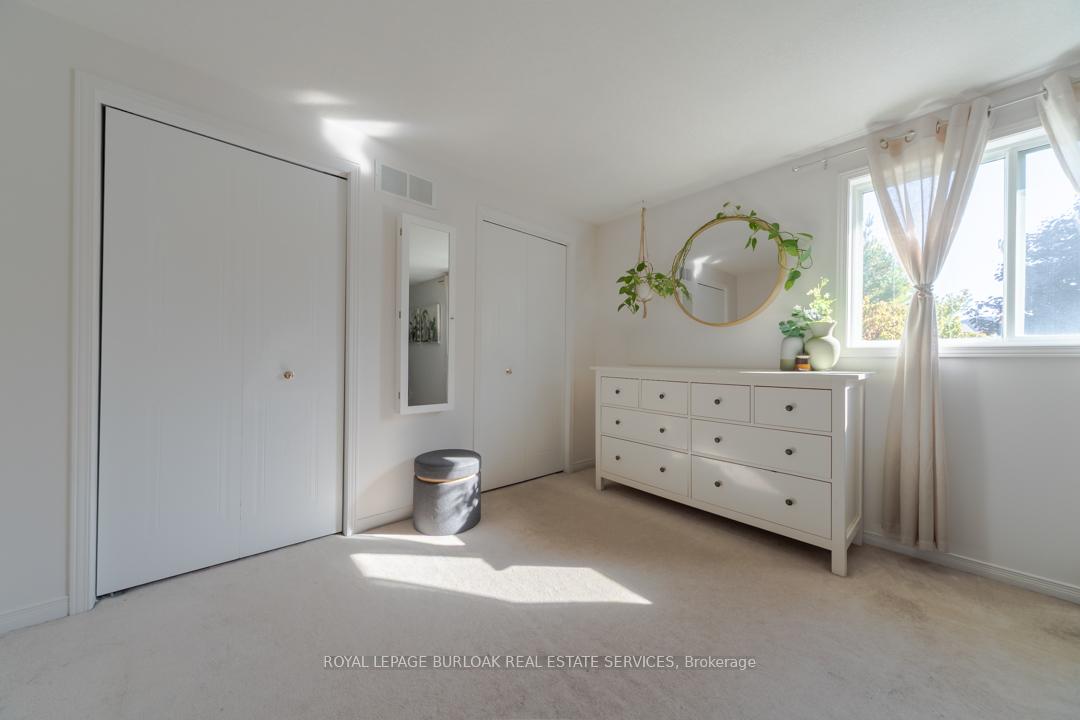 Photo 16 of 118 Silurian Drive, Guelph, Grange Road — HOMEH