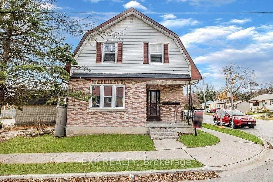 Photo 1 of 94 Eccles Street N, Barrie, Queen's Park — HOMEH