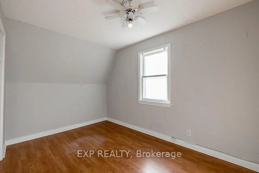 Photo 20 of 94 Eccles Street N, Barrie, Queen's Park — HOMEH
