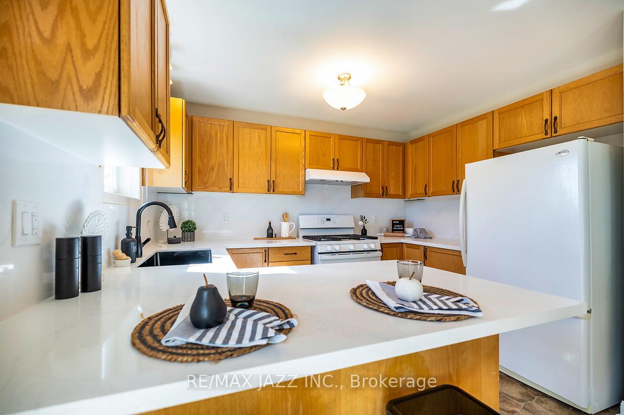 Photo 13 of 115 Padfield Drive, Clarington, Bowmanville — HOMEH