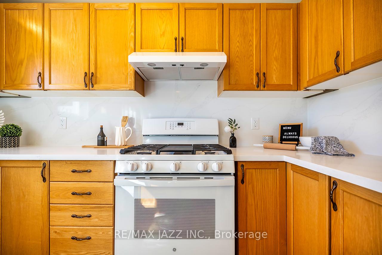 Photo 15 of 115 Padfield Drive, Clarington, Bowmanville — HOMEH