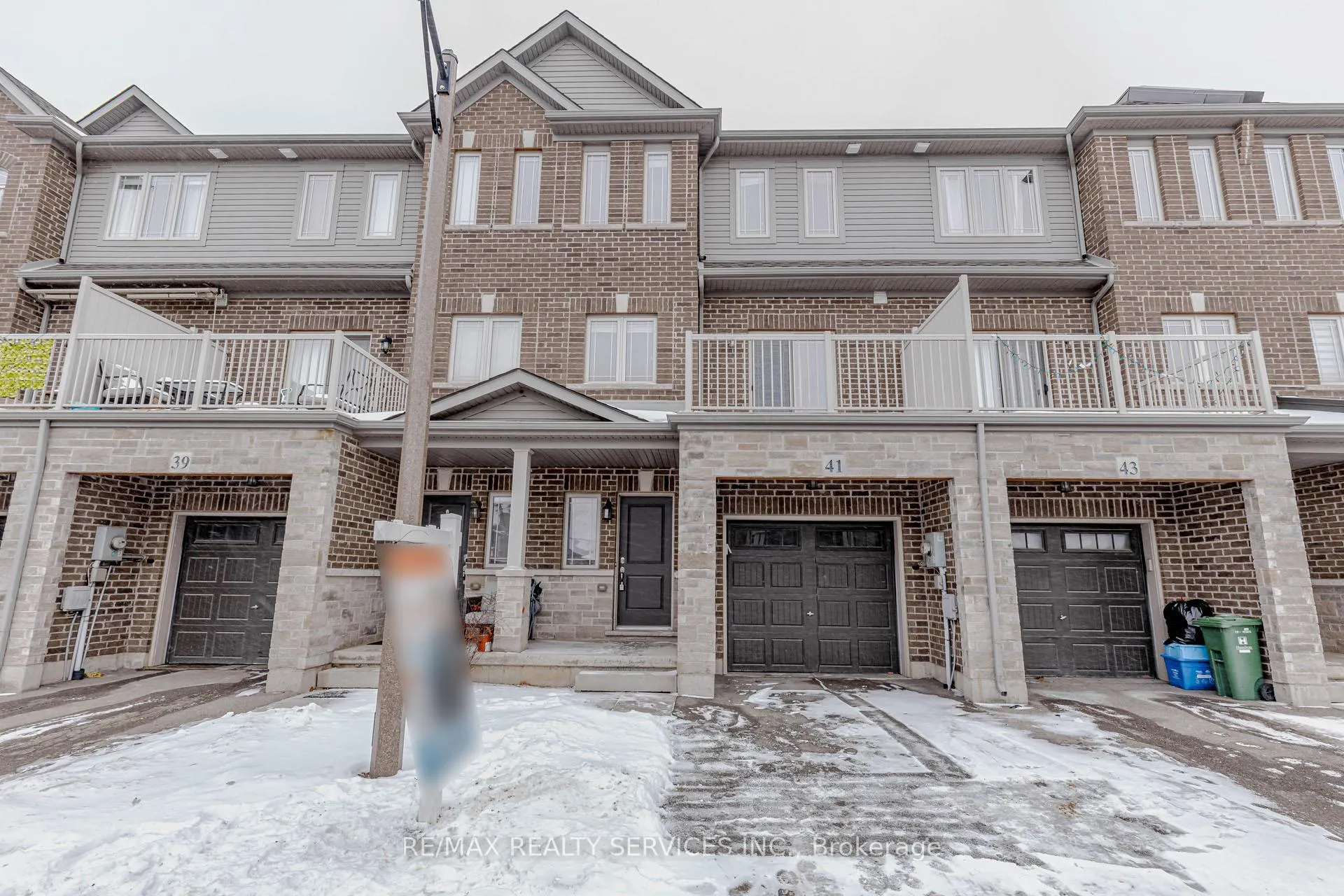 Front of 41 Crossings Way N