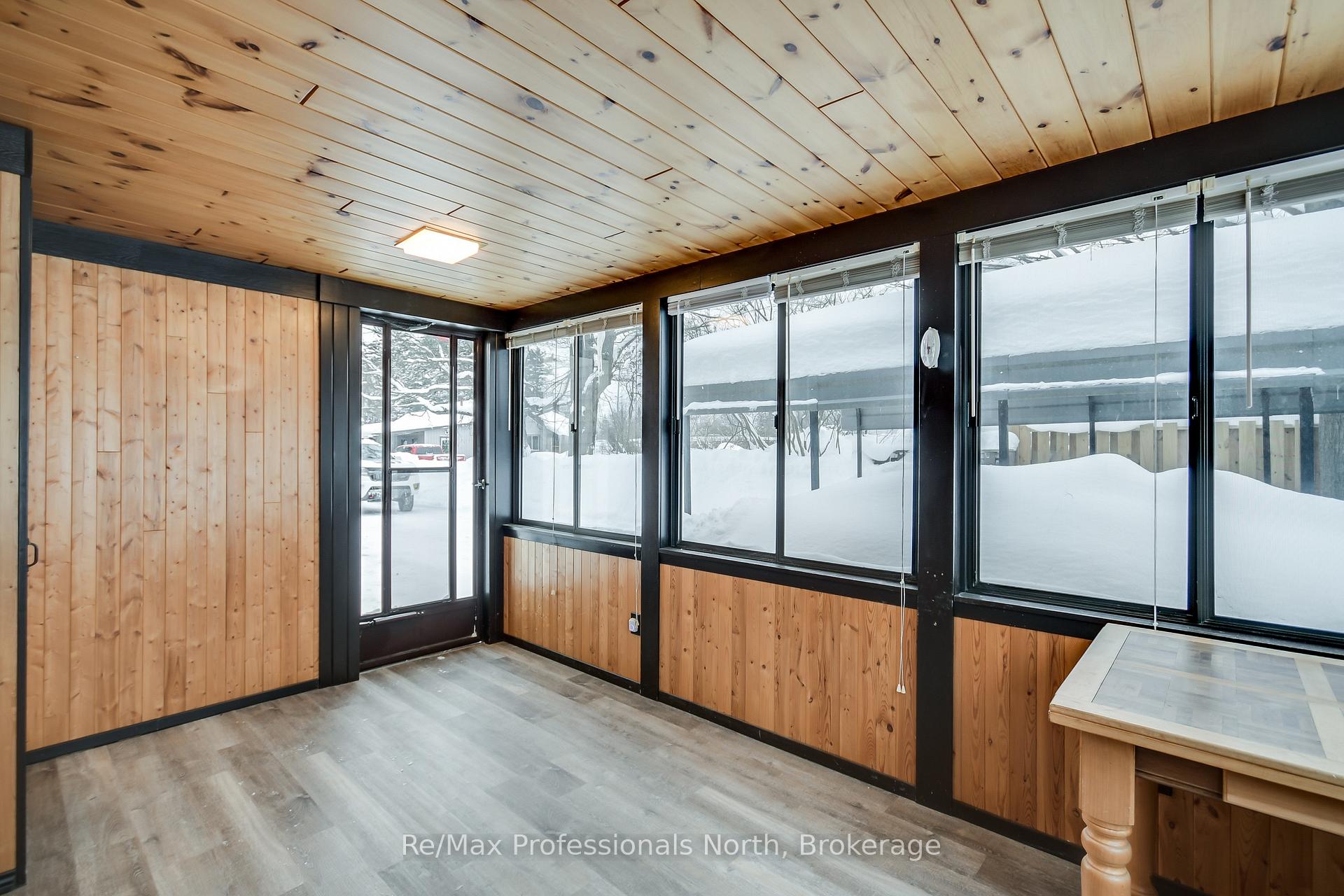 Photo 3 of 340 Bishop Street, Gravenhurst, Muskoka (S) — HOMEH