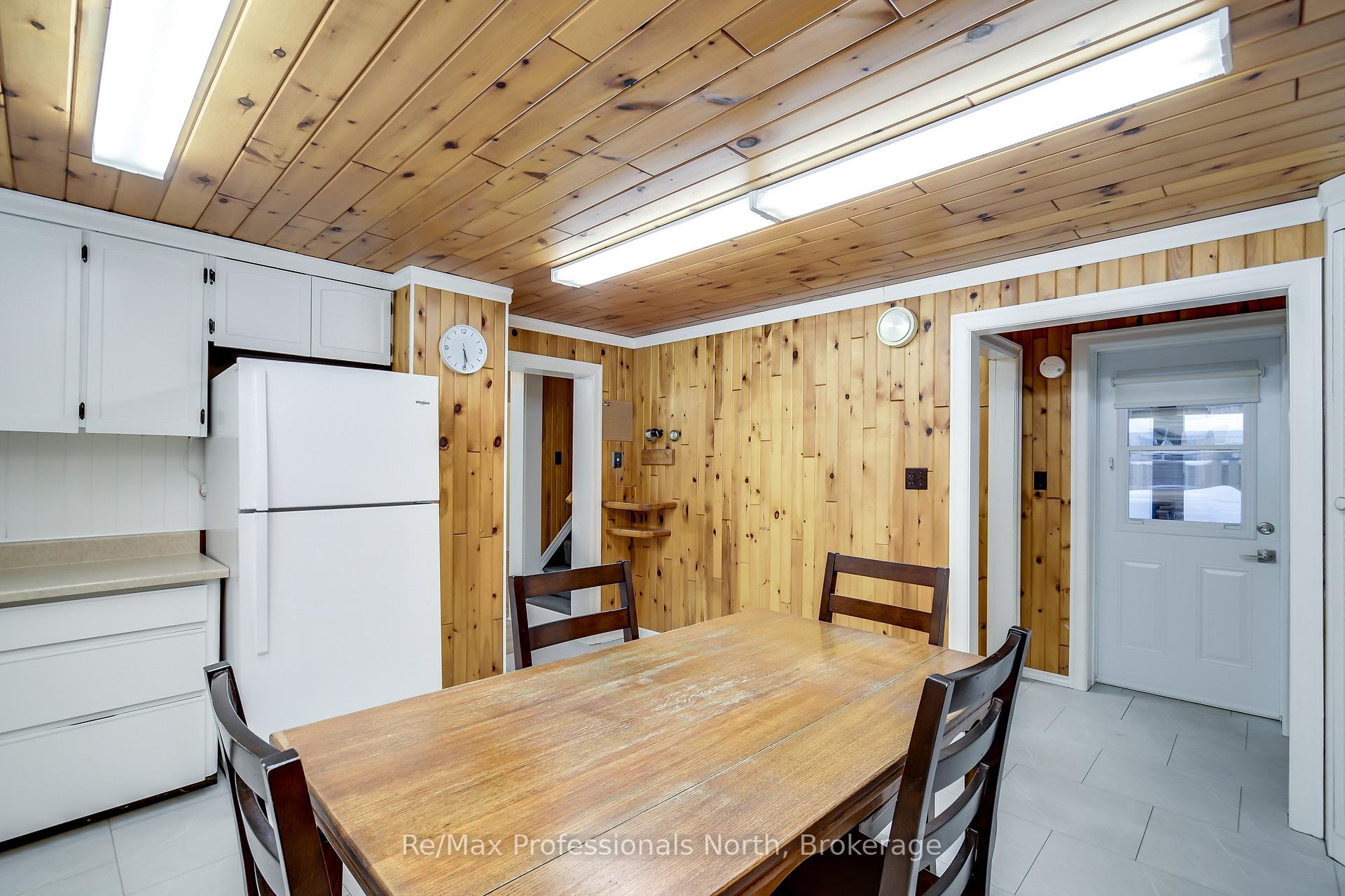 Photo 6 of 340 Bishop Street, Gravenhurst, Muskoka (S) — HOMEH