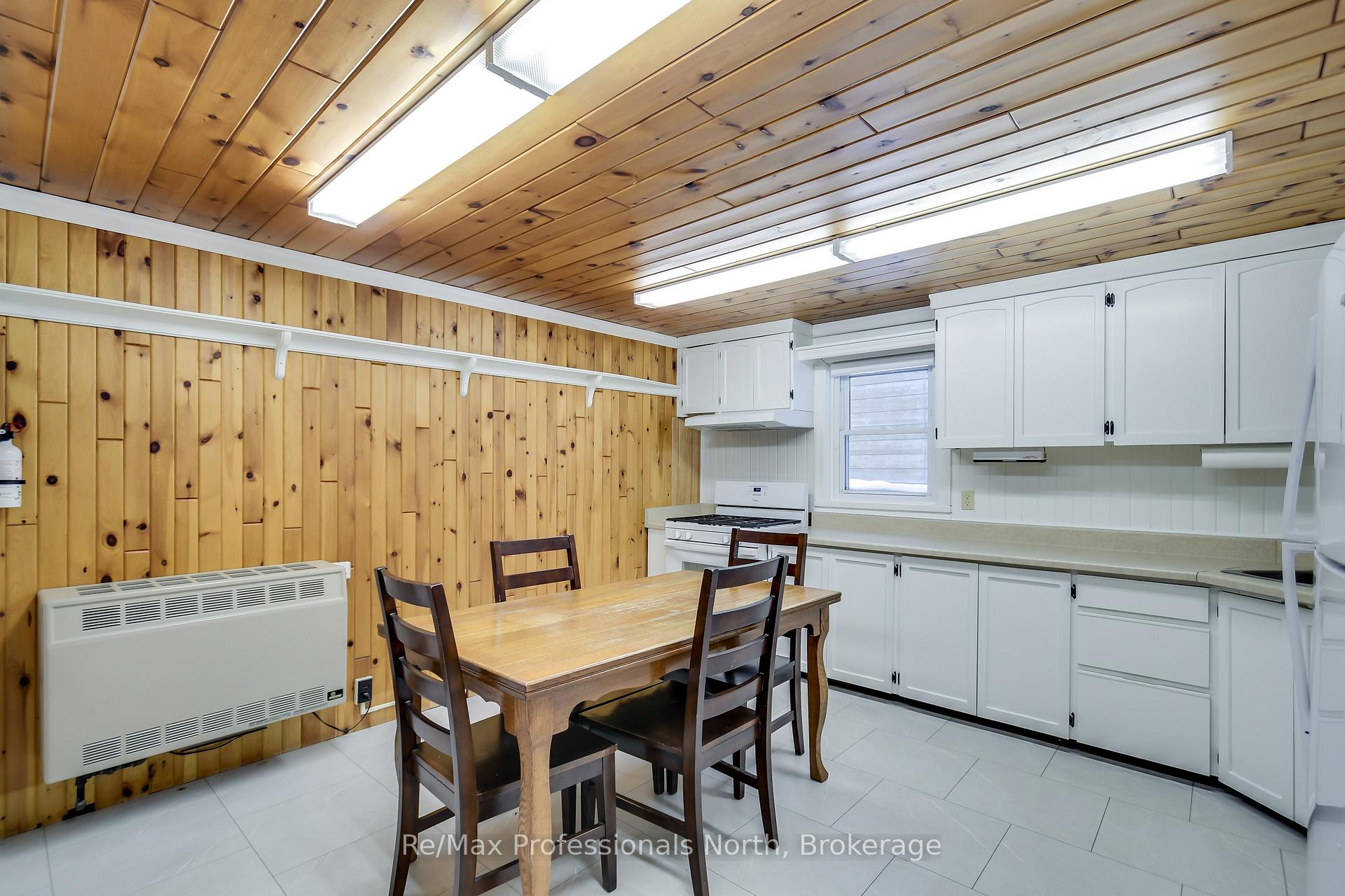 Photo 7 of 340 Bishop Street, Gravenhurst, Muskoka (S) — HOMEH
