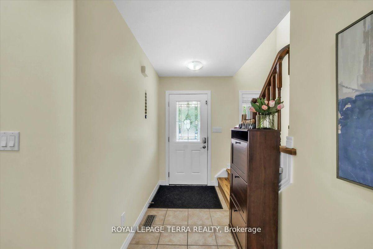 Photo 4 of 31 Vipond Street, Guelph, Grange Road — HOMEH