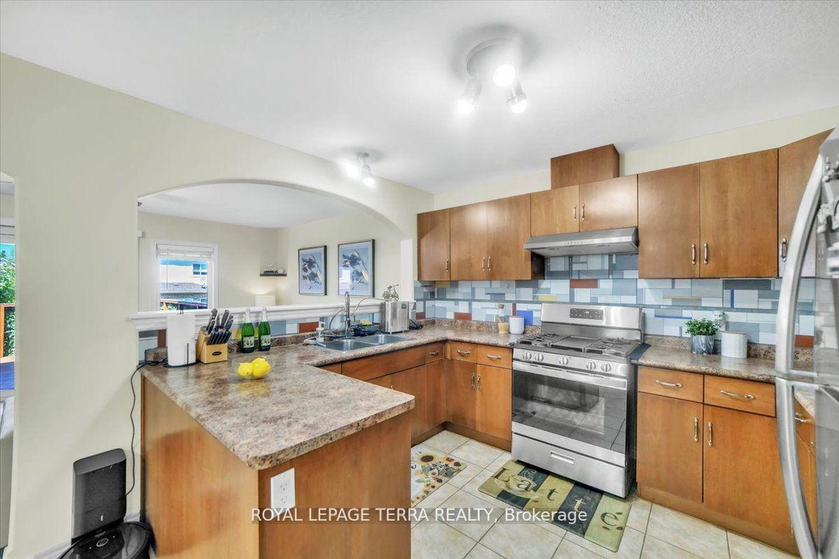 Photo 6 of 31 Vipond Street, Guelph, Grange Road — HOMEH