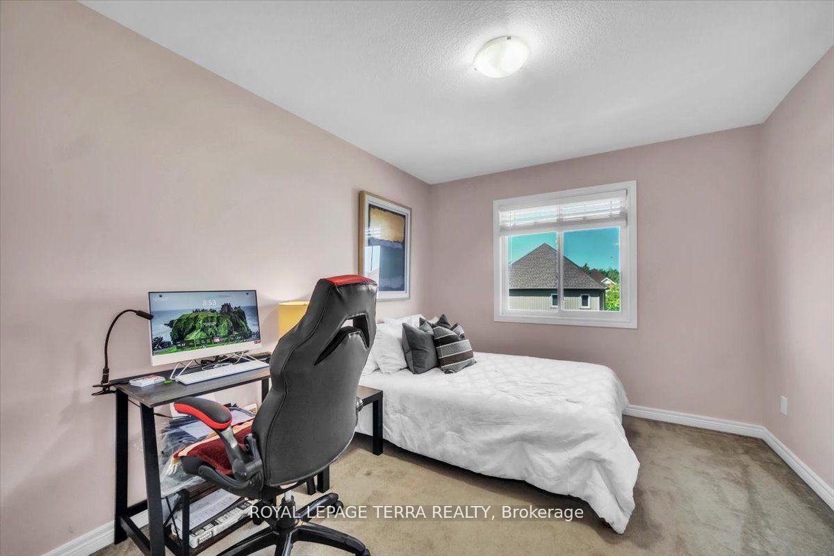 Photo 20 of 31 Vipond Street, Guelph, Grange Road — HOMEH