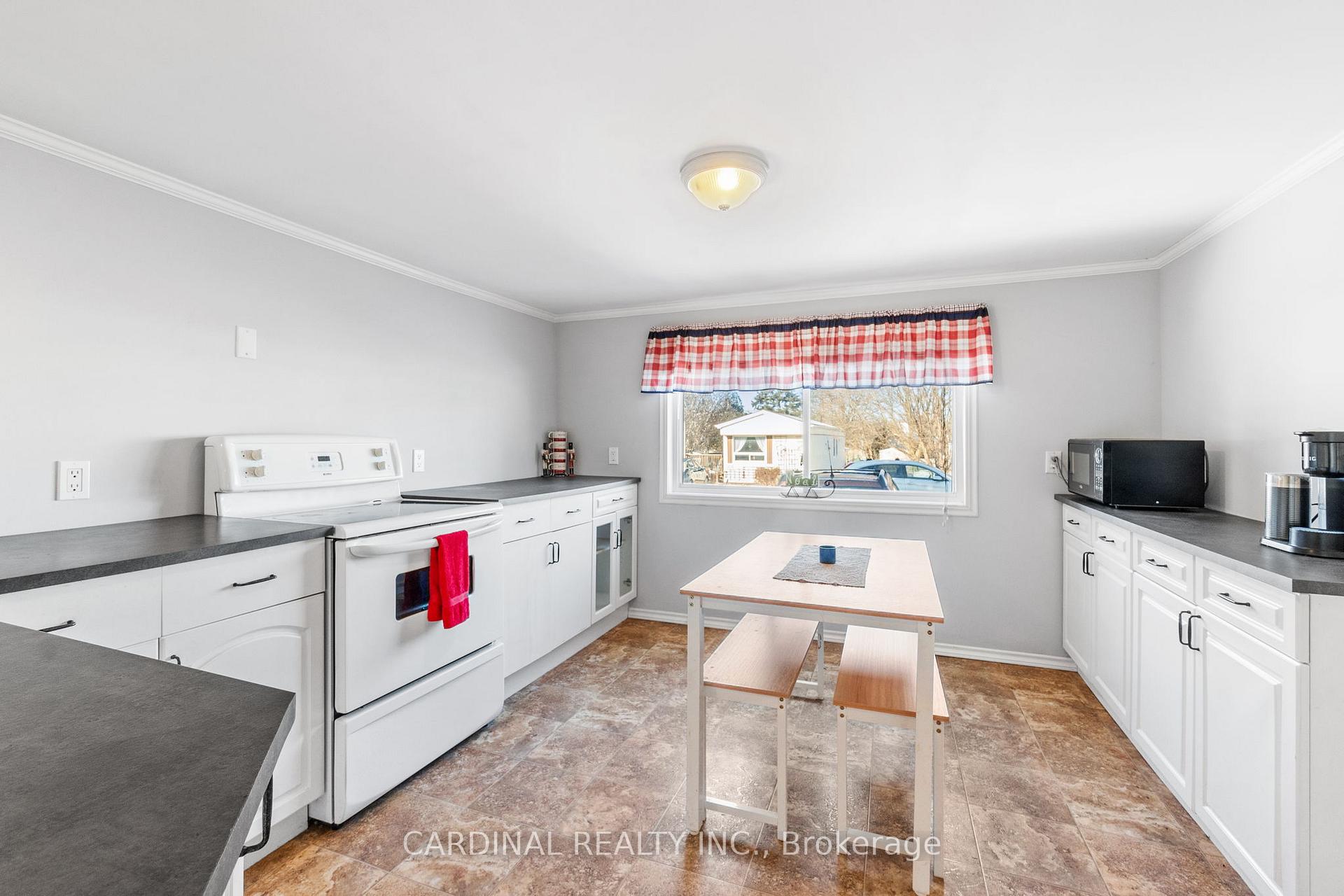 Photo 16 of 406 Cunningham Crescent, Hamilton Township, Rural Hamilton — HOMEH