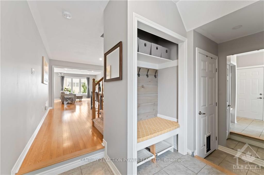 Photo 4 of 3227 Foxhound Way, Ottawa, Barrhaven - Half Moon Bay — HOMEH