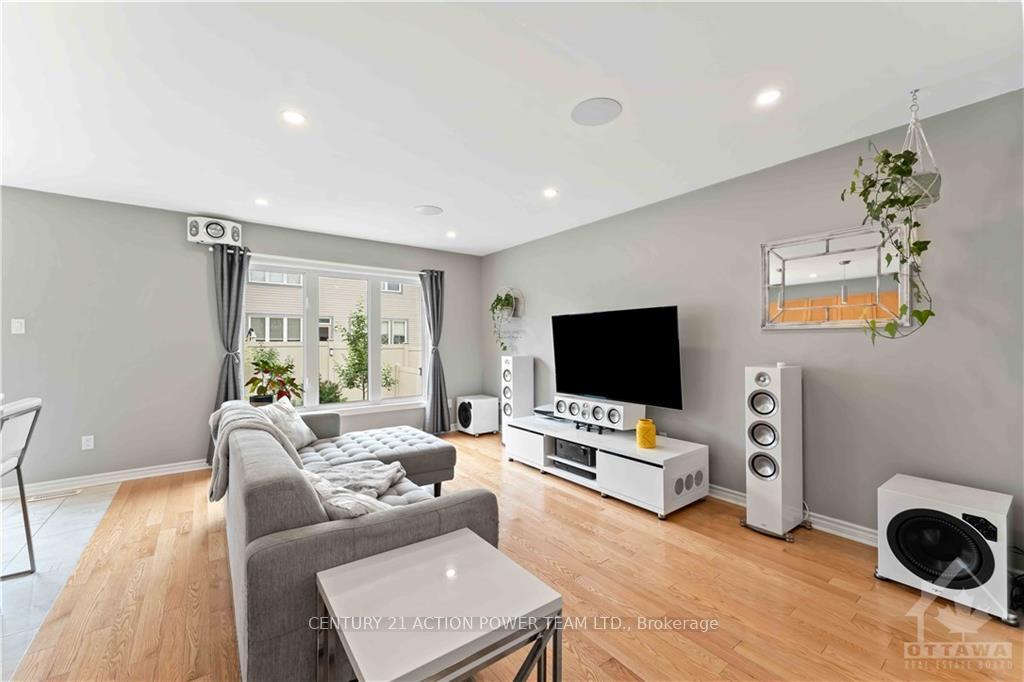 Photo 9 of 3227 Foxhound Way, Ottawa, Barrhaven - Half Moon Bay — HOMEH