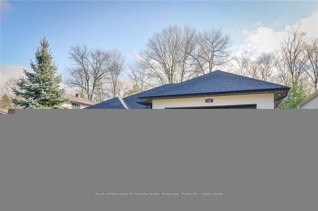 Photo 2 of 515 Lorne Street, Gravenhurst, Muskoka (S) — HOMEH
