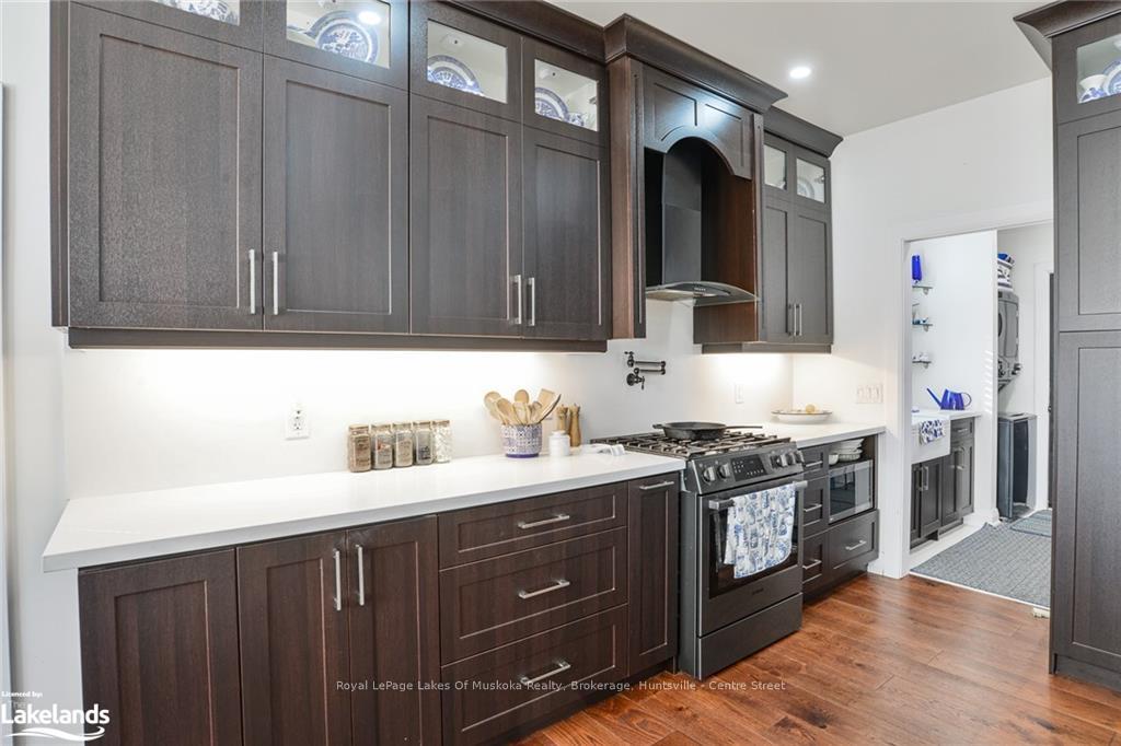Photo 9 of 515 Lorne Street, Gravenhurst, Muskoka (S) — HOMEH