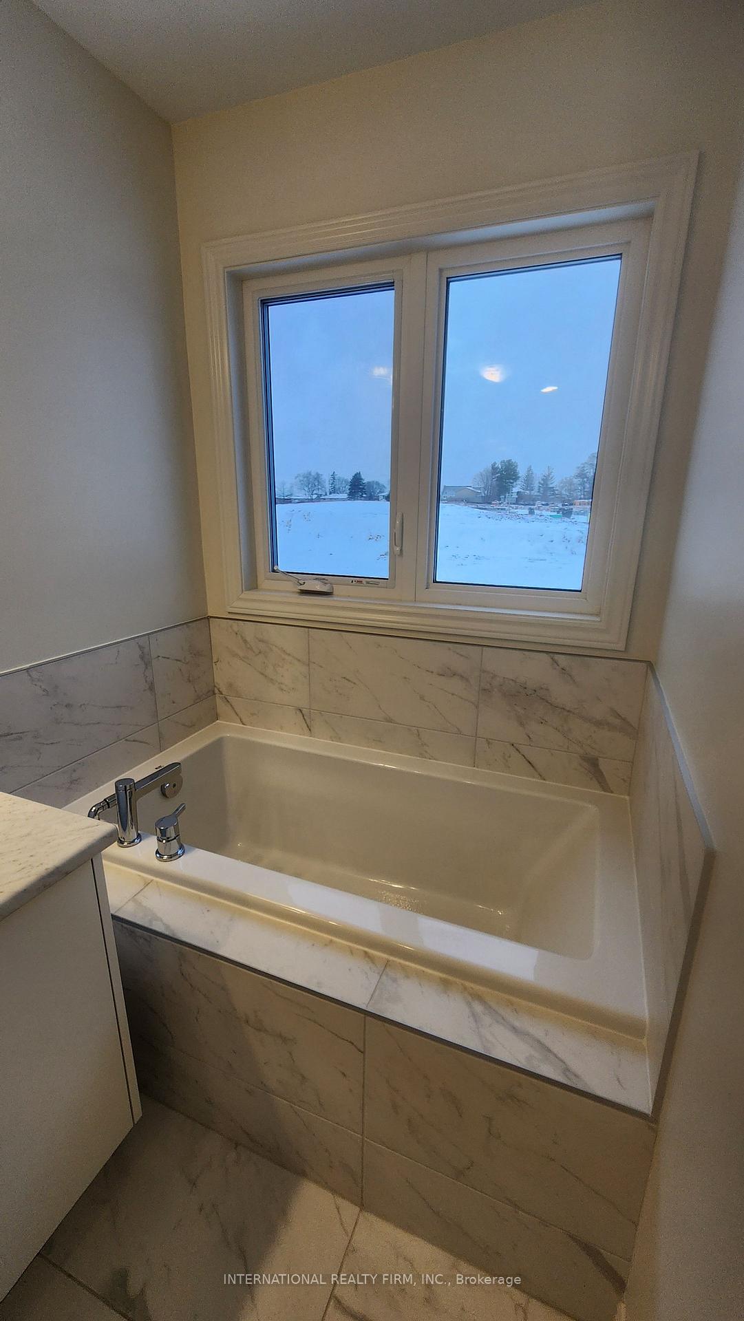 Photo 11 of 157 Shepherd Drive, Barrie, Rural Barrie Southeast — HOMEH