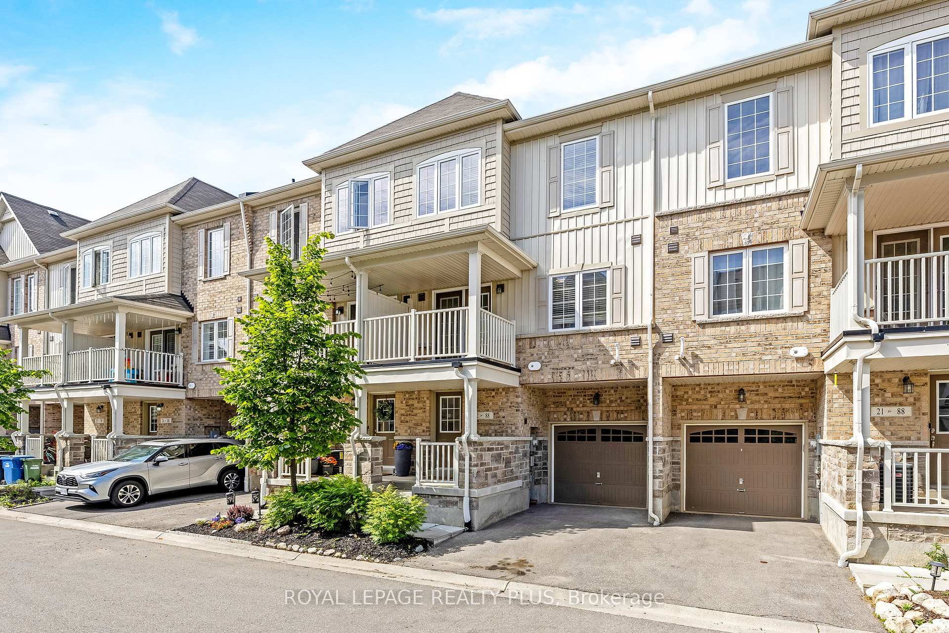 Photo 3 of 88 Decorso Drive, Guelph, Kortright East — HOMEH