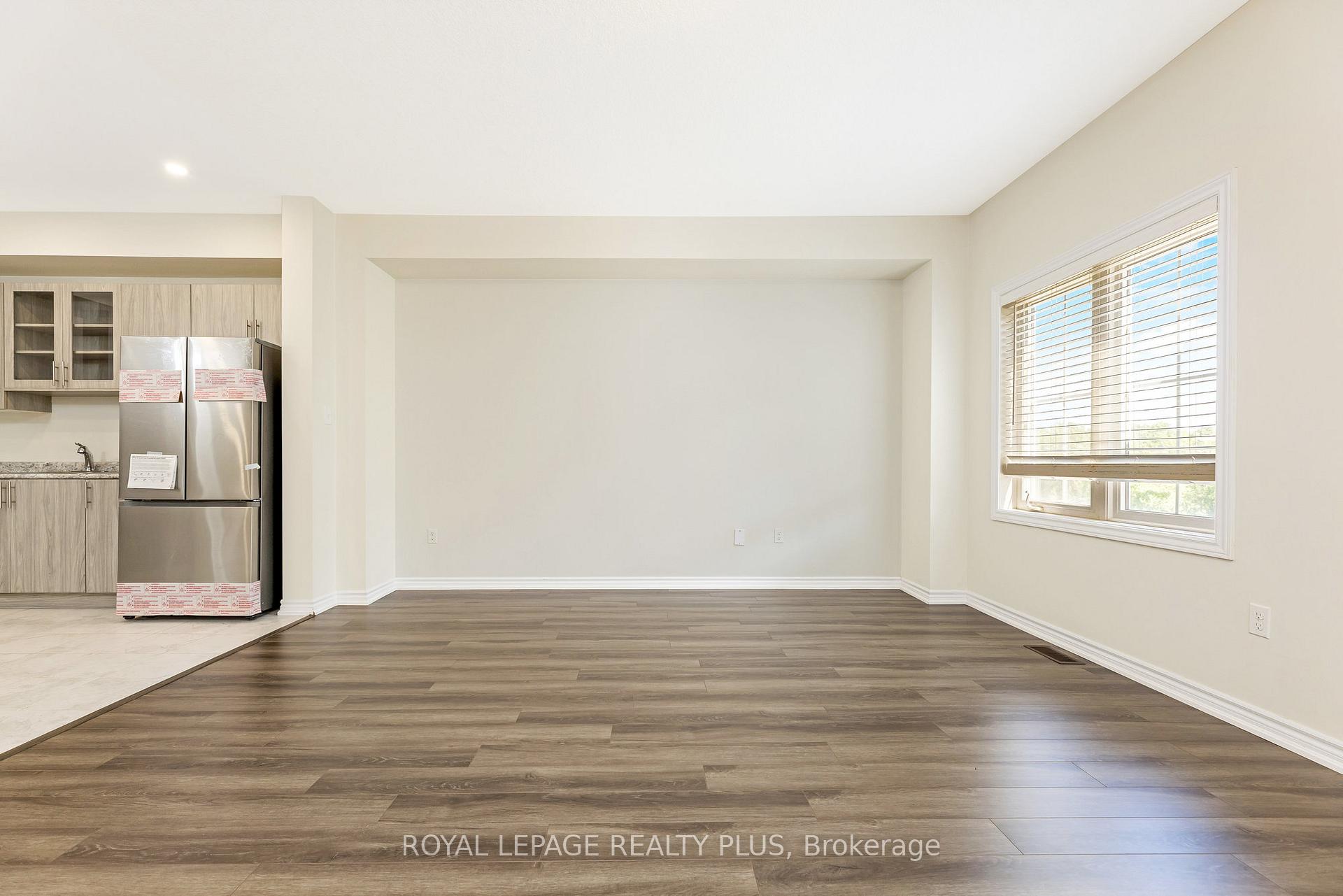 Photo 33 of 88 Decorso Drive, Guelph, Kortright East — HOMEH