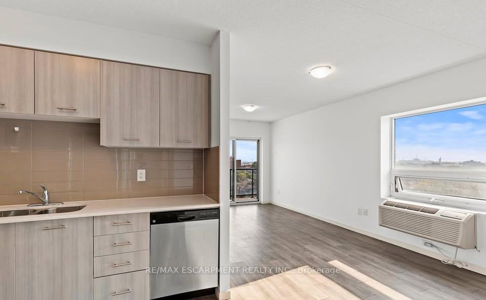 Photo 3 of Unit 708, 220 Cannon Street E, Hamilton, Beasley — HOMEH