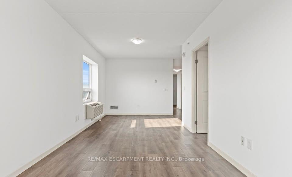 Photo 4 of Unit 708, 220 Cannon Street E, Hamilton, Beasley — HOMEH