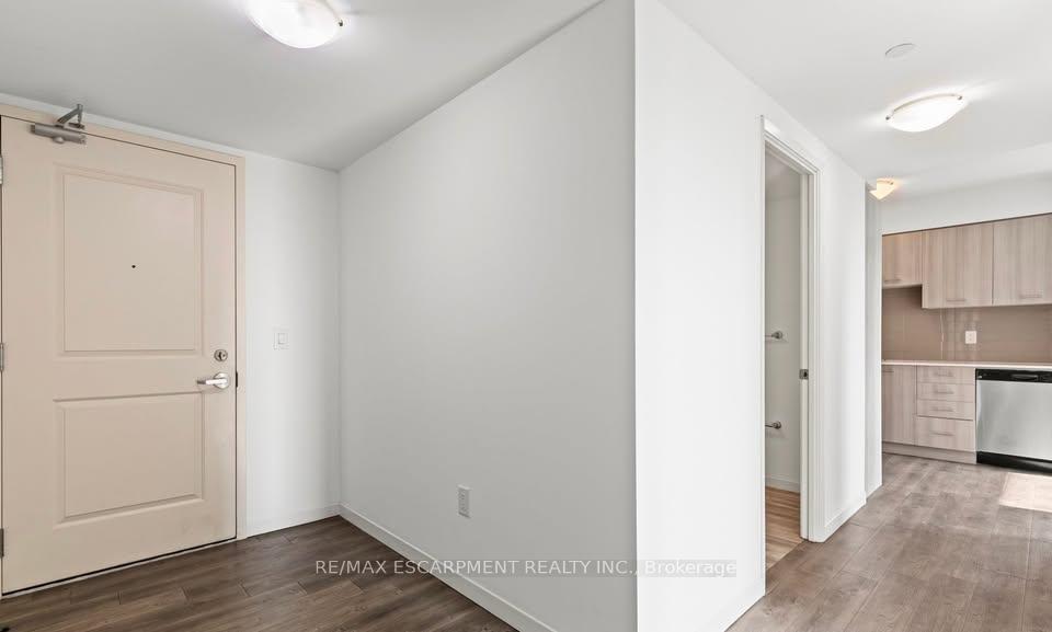 Photo 6 of Unit 708, 220 Cannon Street E, Hamilton, Beasley — HOMEH