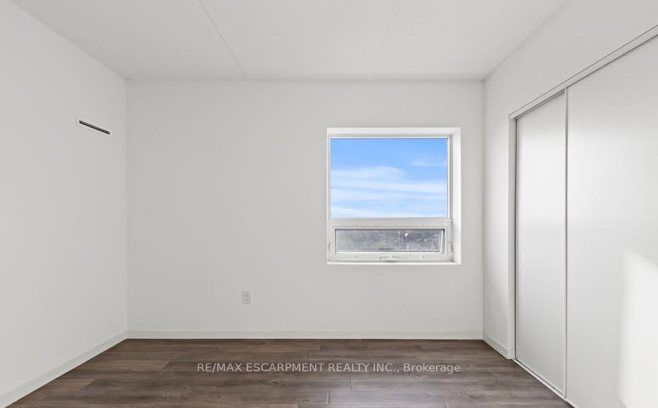 Photo 8 of Unit 708, 220 Cannon Street E, Hamilton, Beasley — HOMEH