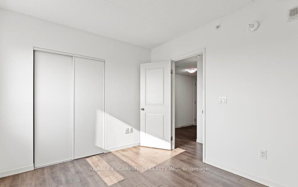 Photo 9 of Unit 708, 220 Cannon Street E, Hamilton, Beasley — HOMEH
