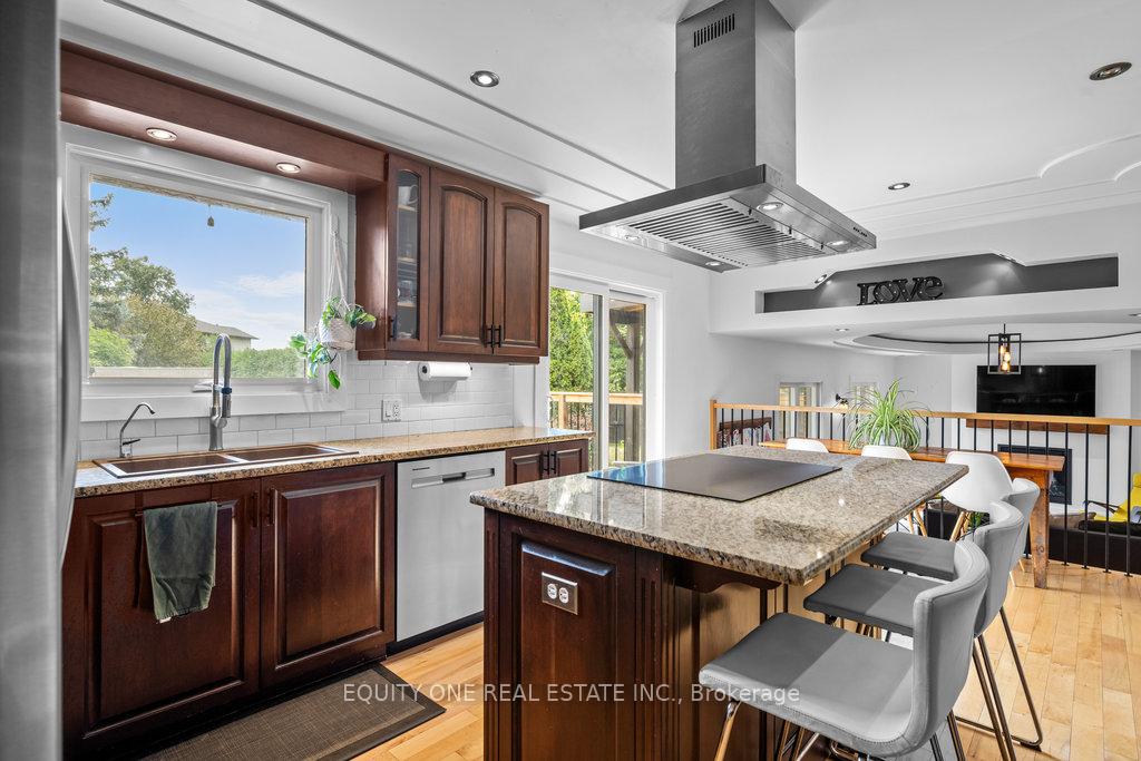 Photo 9 of 7038 Quinnfield Way, Ottawa, Greely — HOMEH