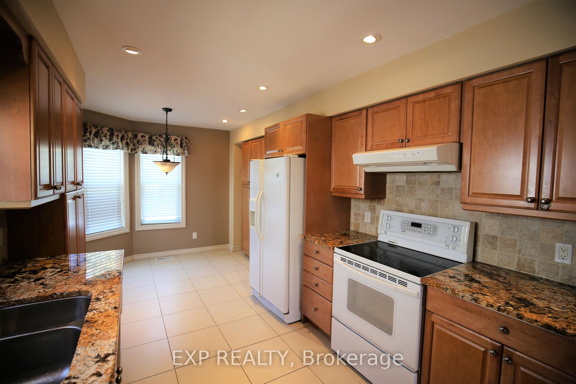Photo 4 of 110 Calaveras Avenue, Ottawa, Barrhaven - Longfields — HOMEH