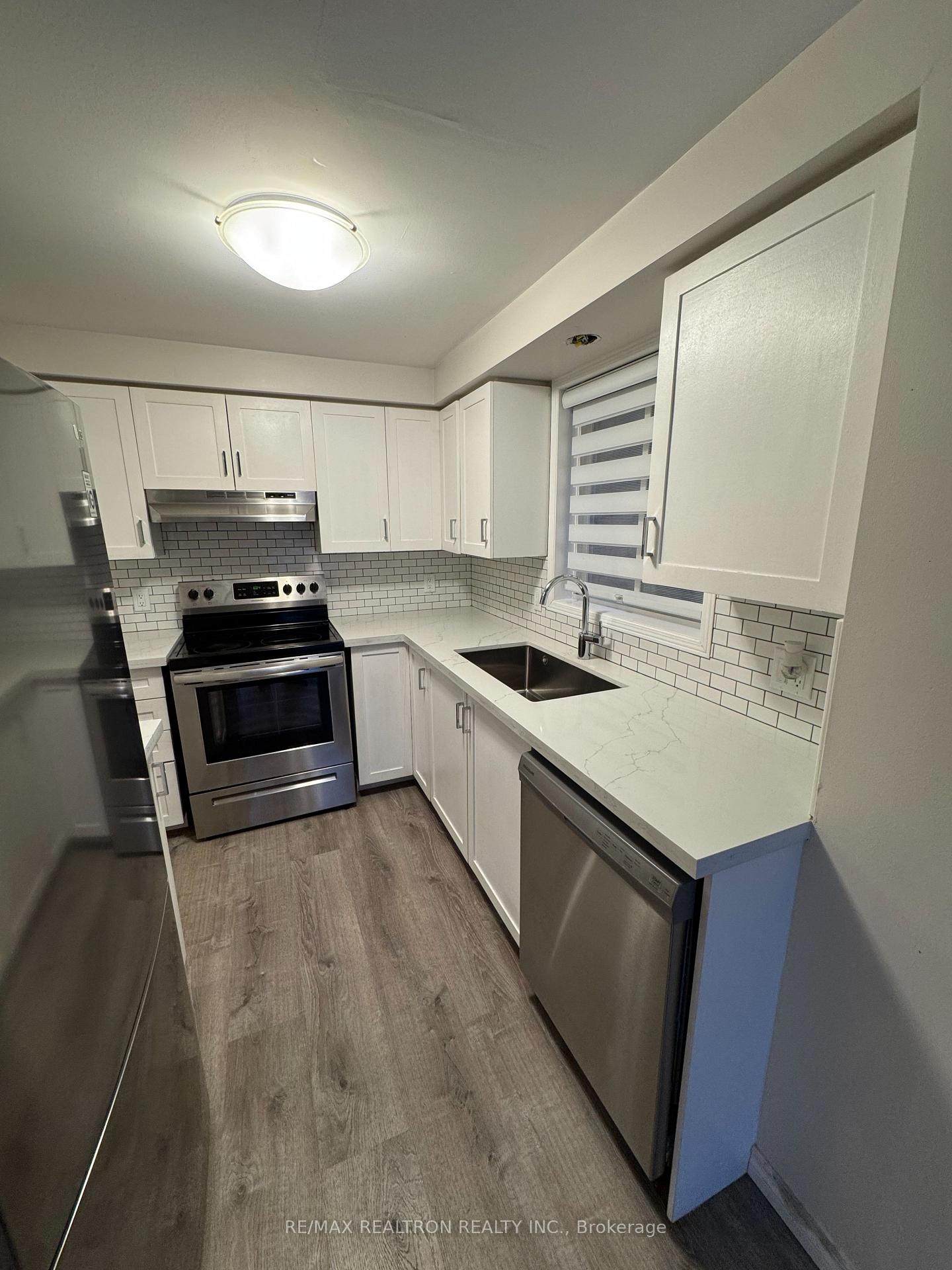 Photo 3 of 184 Tunbridge Road, Barrie, Georgian Drive — HOMEH