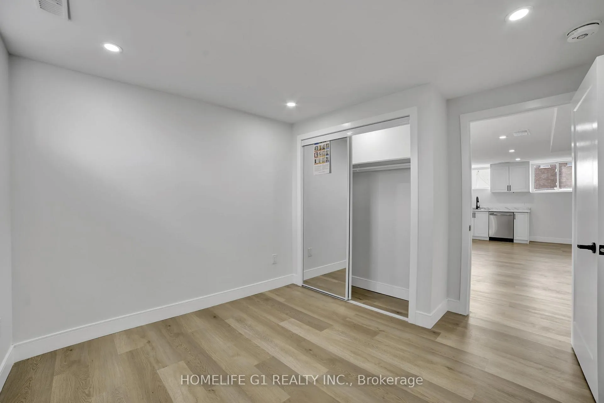 Photo 18 of 24 Cesar Place, Hamilton, Ancaster — HOMEH