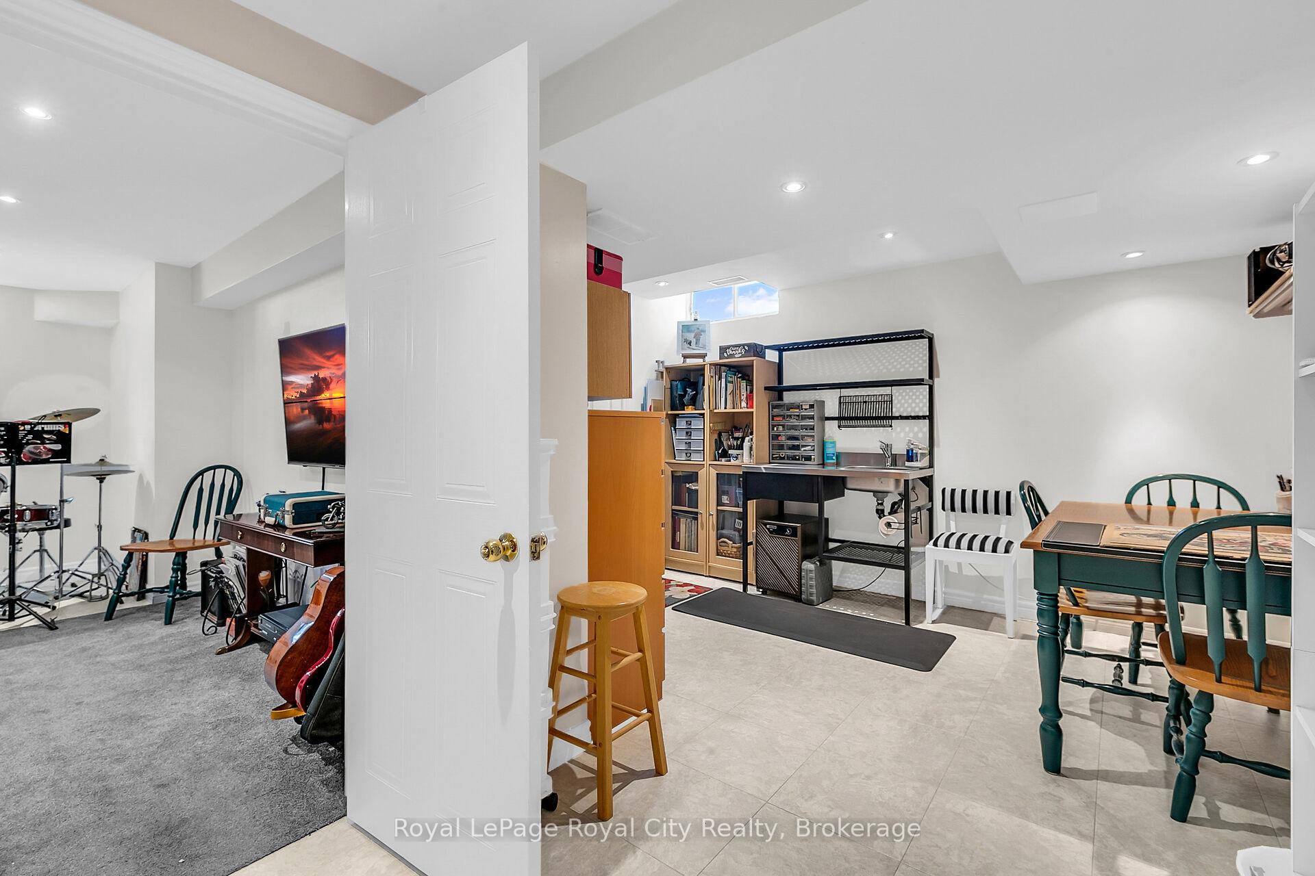 Photo 25 of 14 Rodgers Road, Guelph, Kortright West — HOMEH