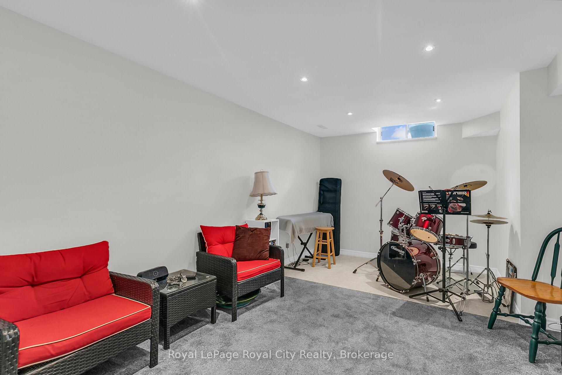 Photo 29 of 14 Rodgers Road, Guelph, Kortright West — HOMEH