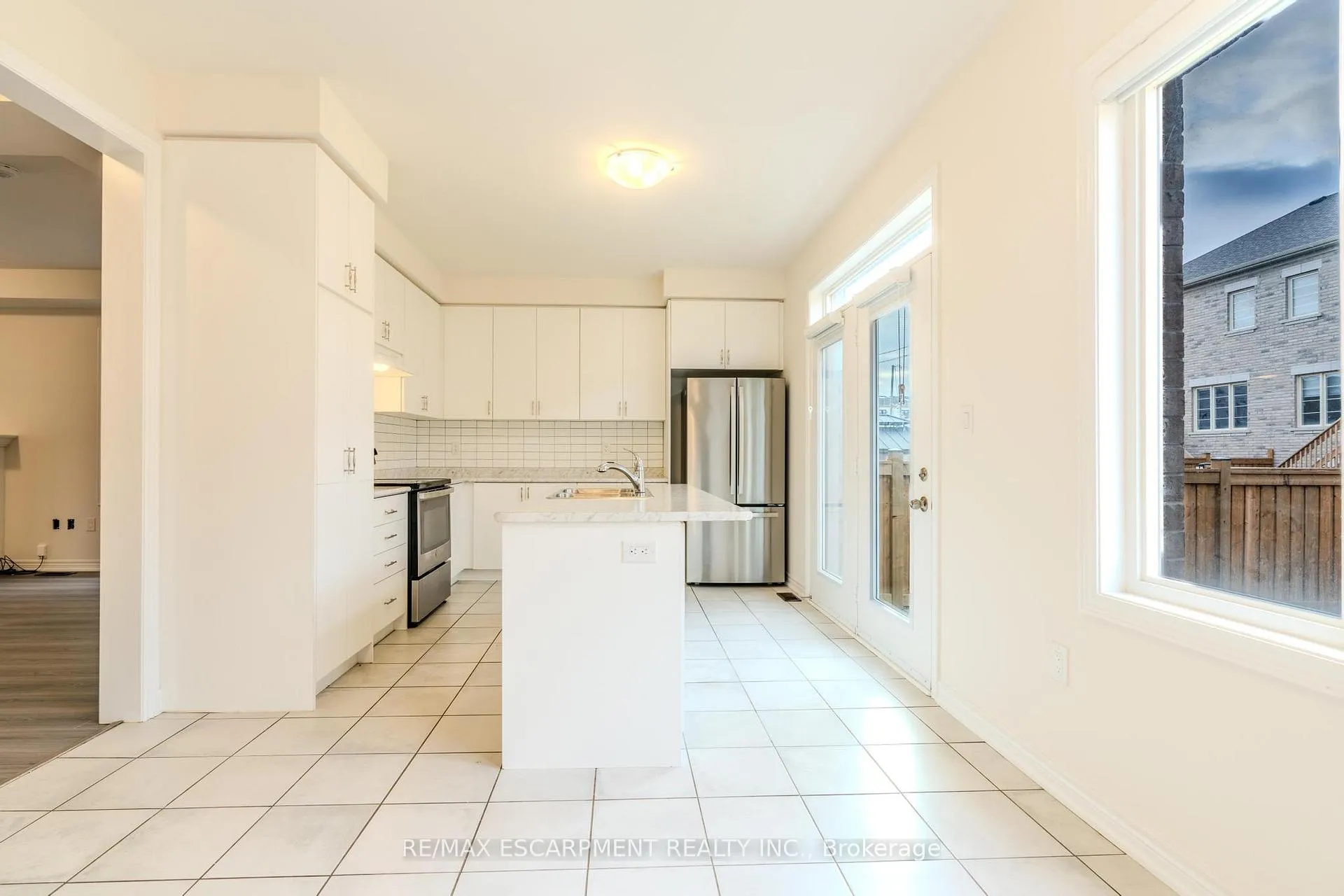 Photo 21 of 83 Great Falls Boulevard, Hamilton, Waterdown — HOMEH