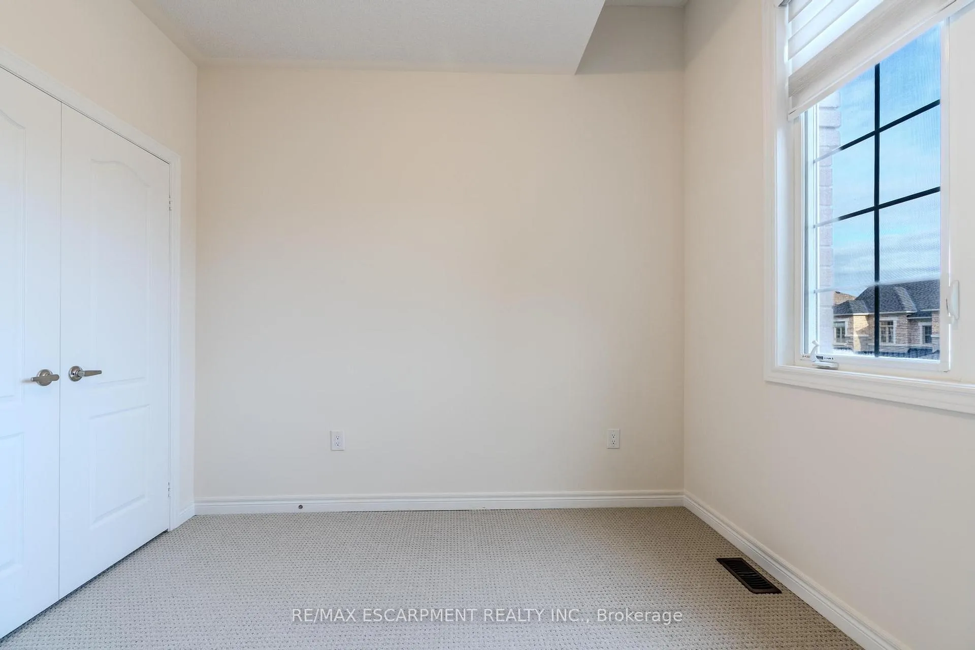 Photo 38 of 83 Great Falls Boulevard, Hamilton, Waterdown — HOMEH
