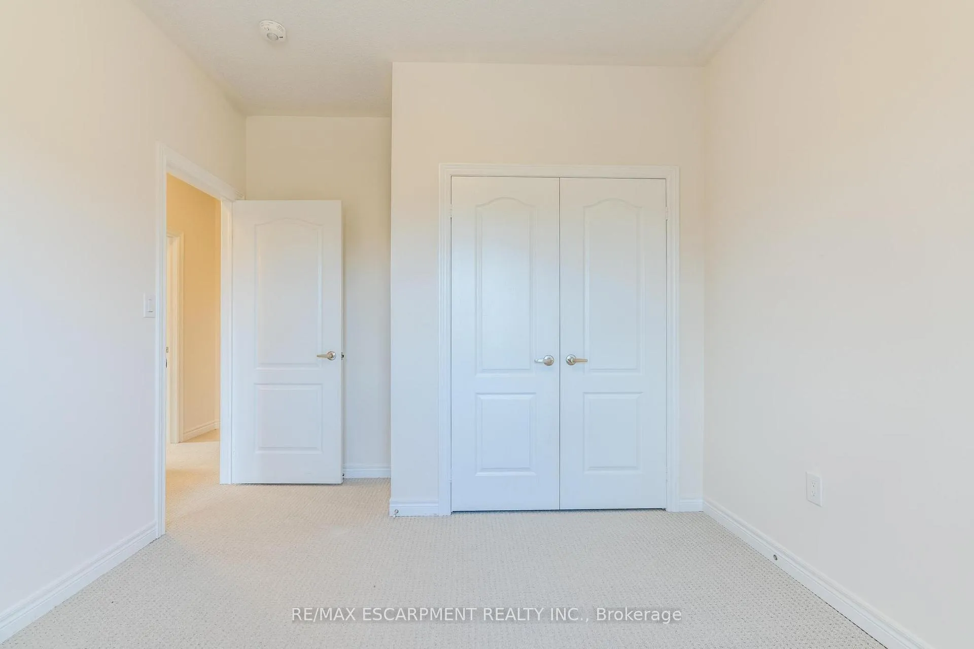 Photo 43 of 83 Great Falls Boulevard, Hamilton, Waterdown — HOMEH