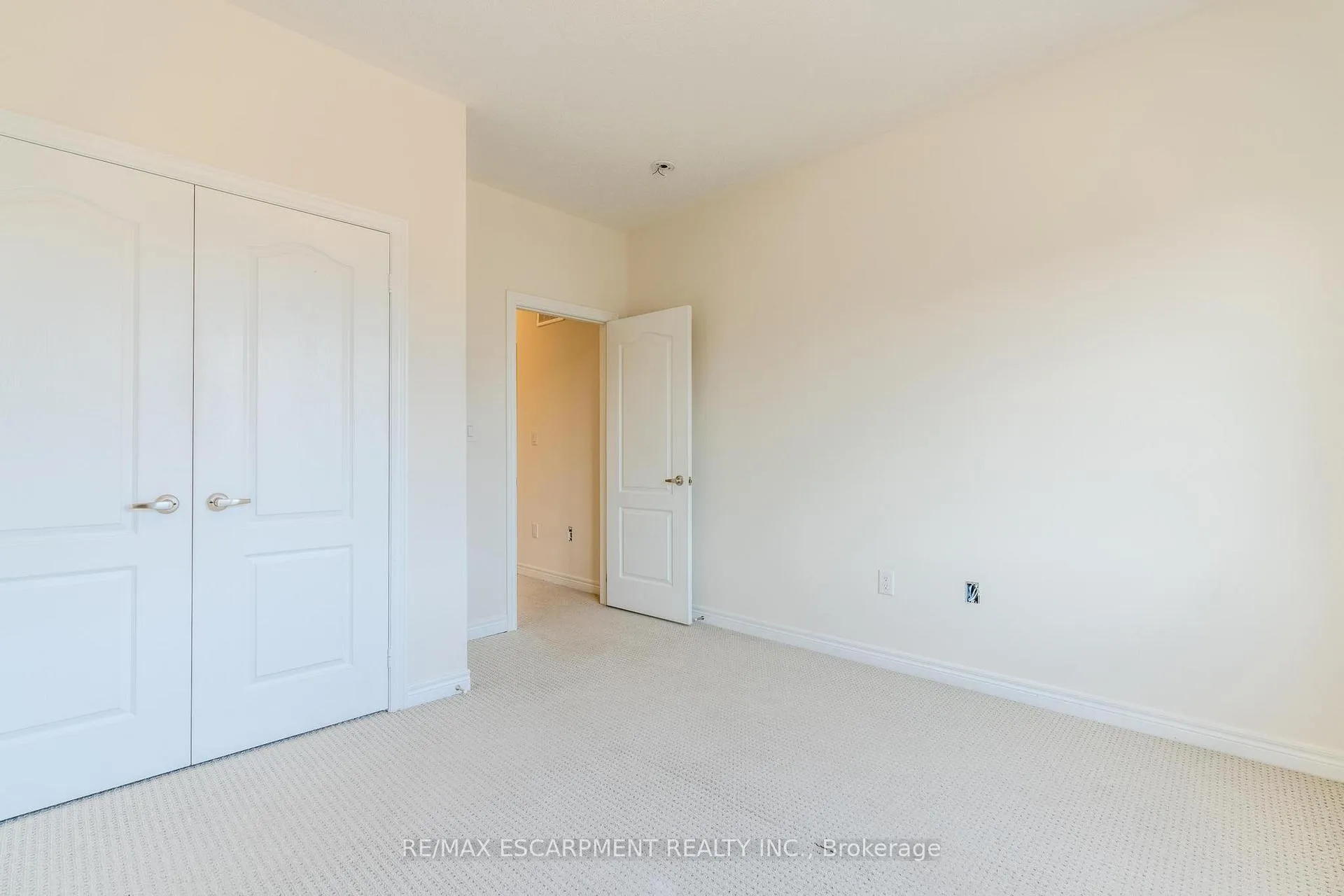 Photo 50 of 83 Great Falls Boulevard, Hamilton, Waterdown — HOMEH