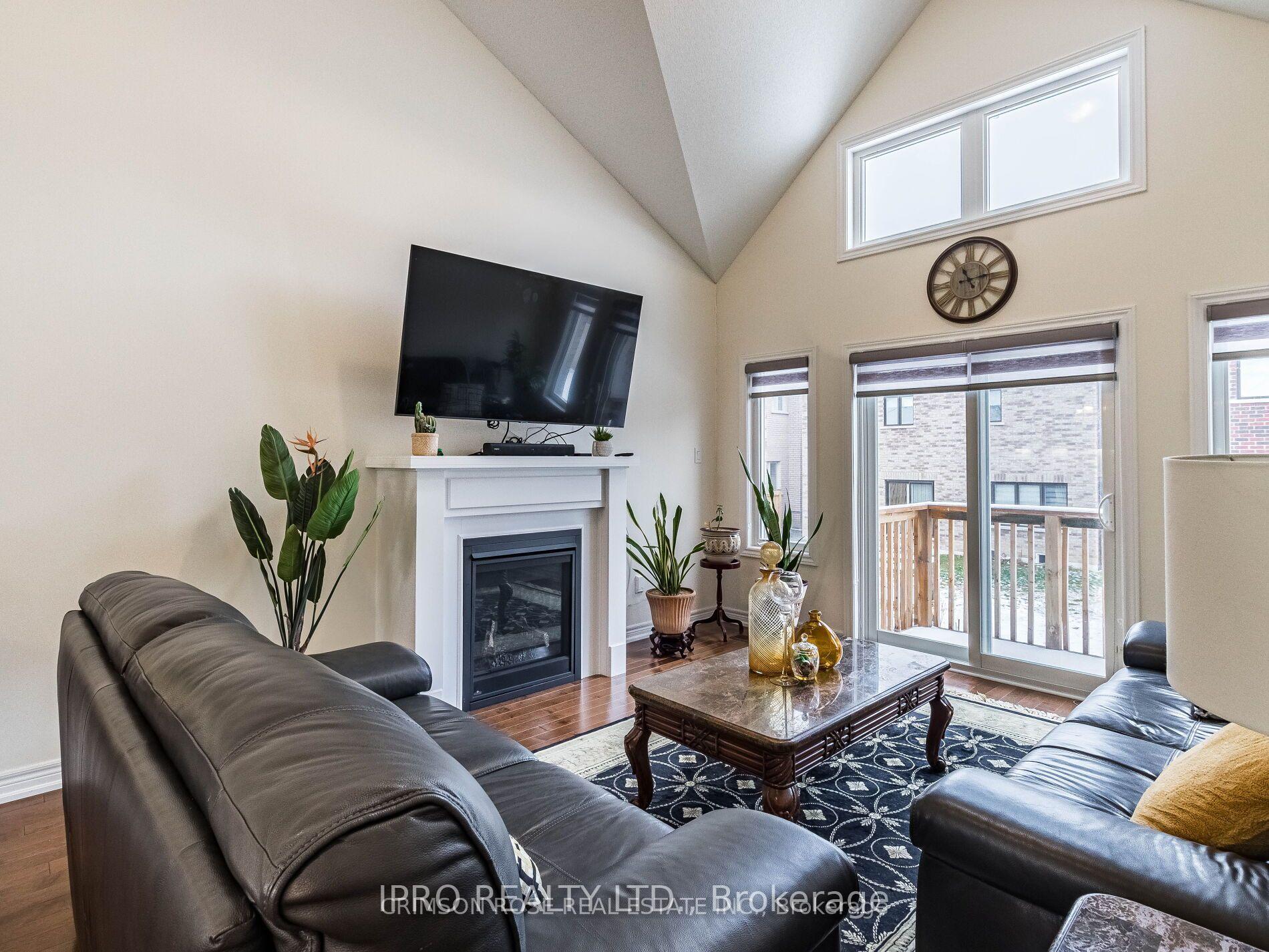 Photo 15 of 32 Pietrowski Drive, Georgina, Keswick North — HOMEH