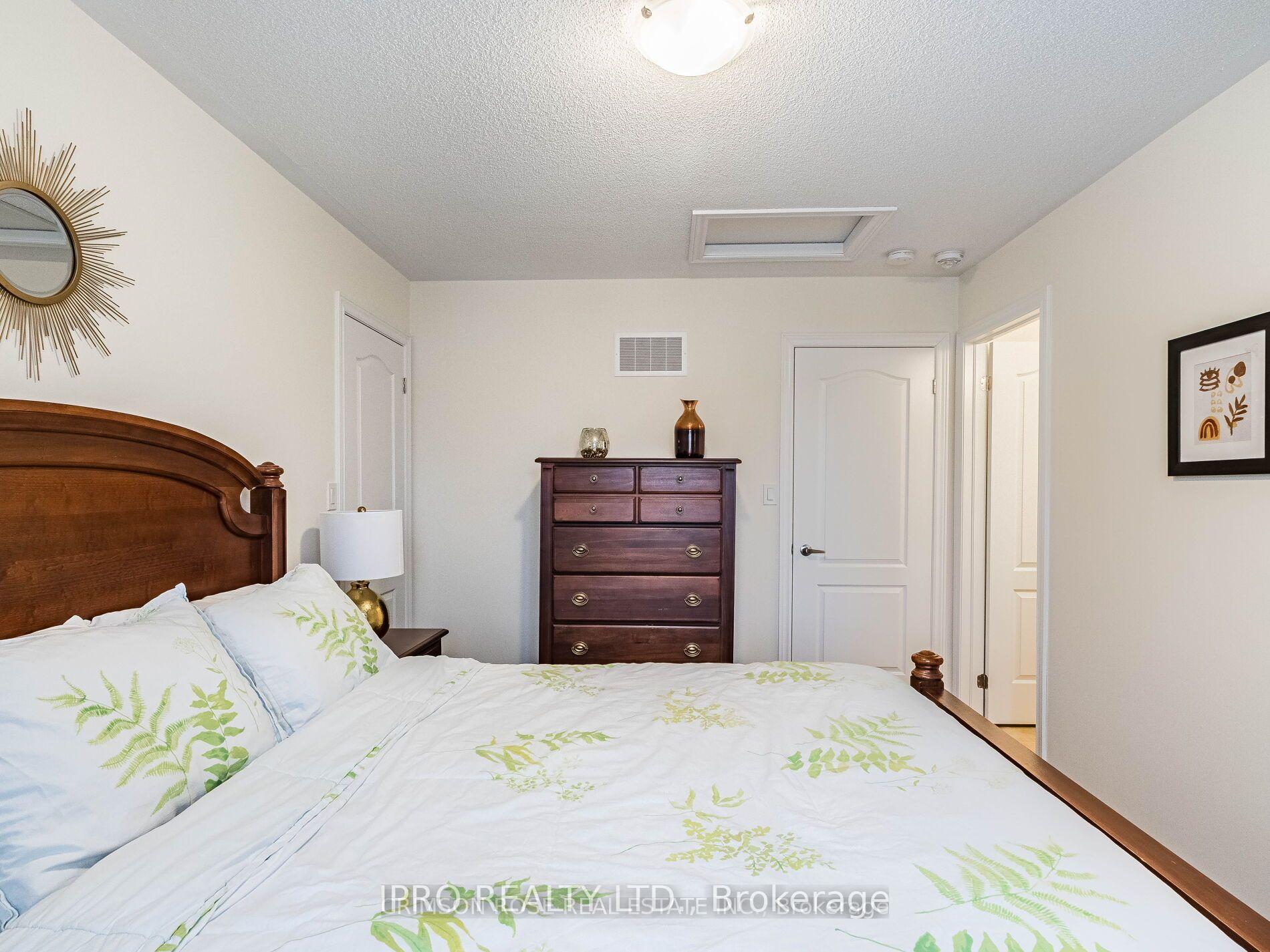 Photo 26 of 32 Pietrowski Drive, Georgina, Keswick North — HOMEH