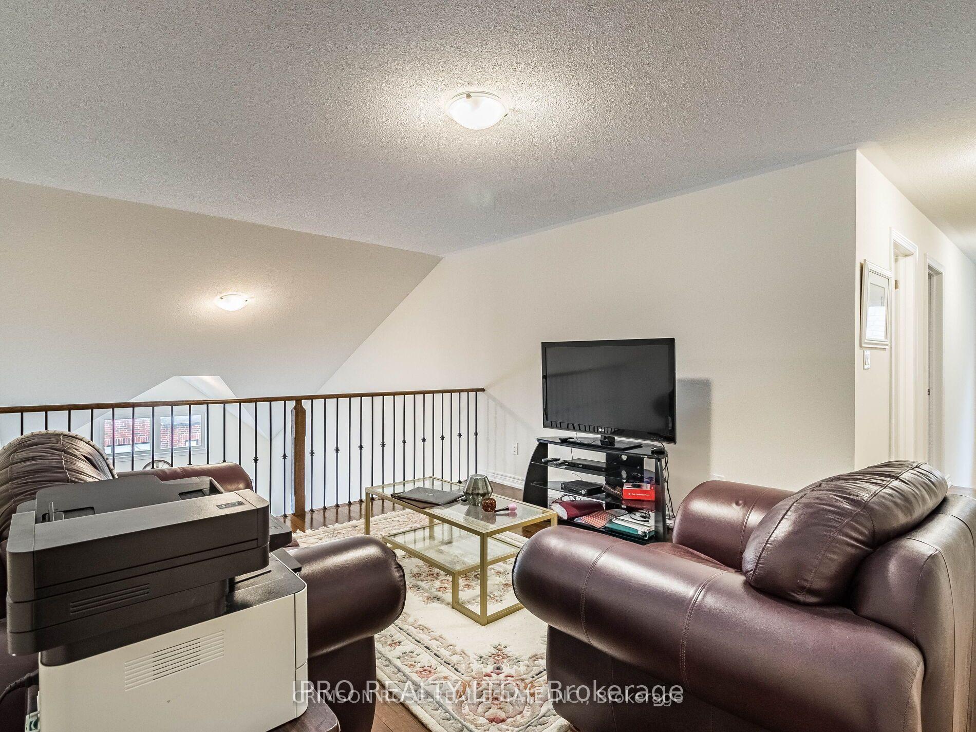 Photo 29 of 32 Pietrowski Drive, Georgina, Keswick North — HOMEH