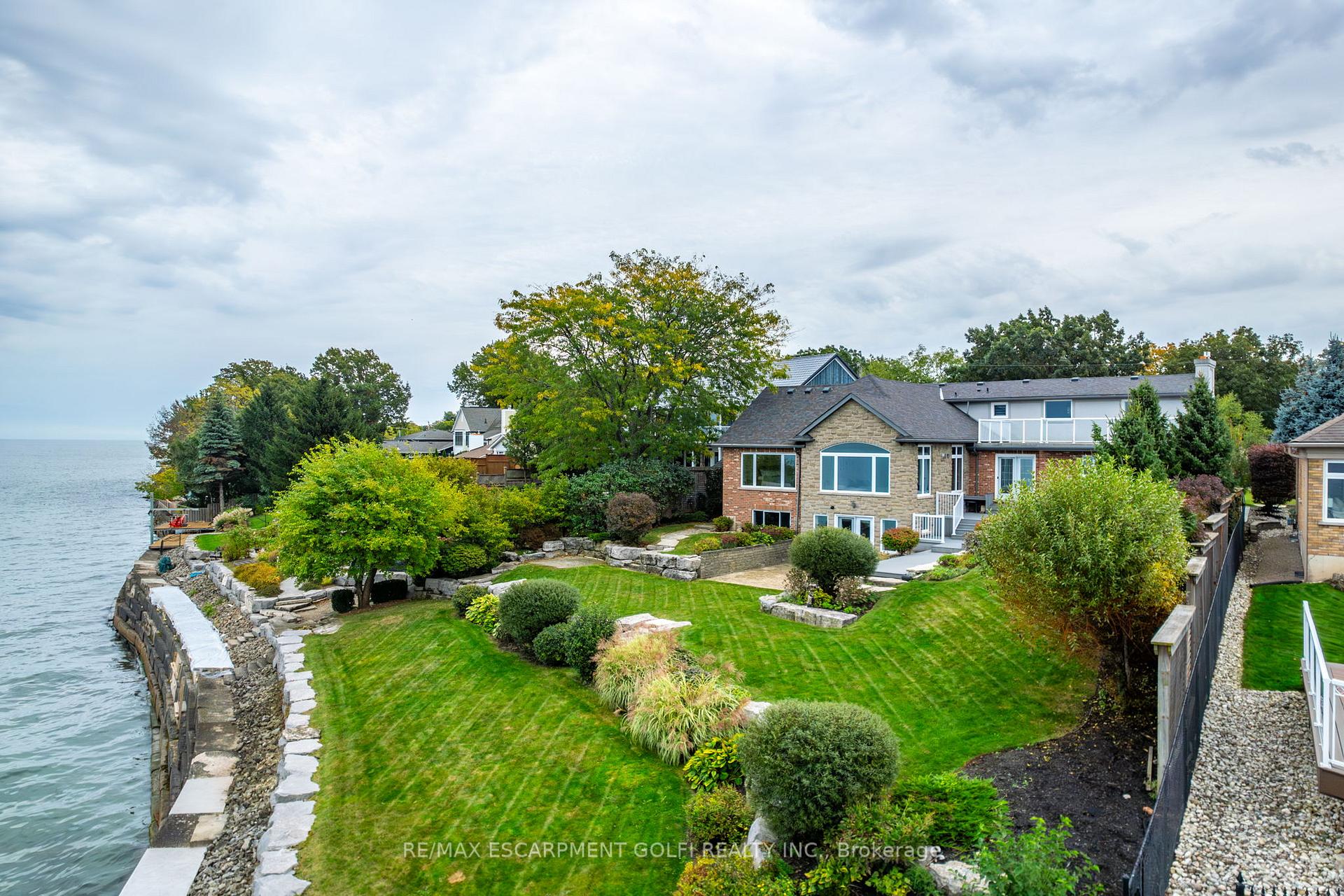 Photo 2 of 144 Lakeside Drive, Grimsby, Grimsby Beach — HOMEH