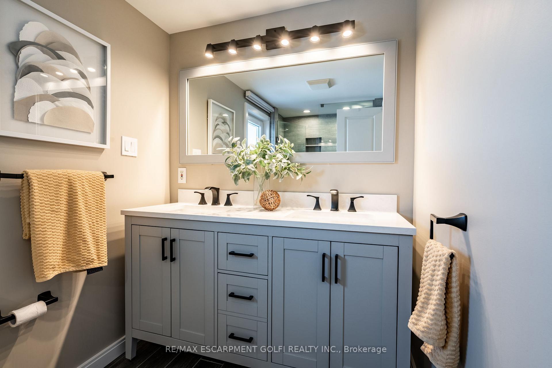 Photo 19 of 144 Lakeside Drive, Grimsby, Grimsby Beach — HOMEH