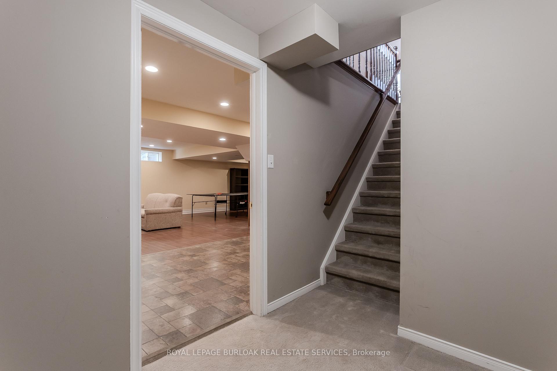 Photo 8 of 3 Diiorio Circle, Hamilton, Meadowlands — HOMEH