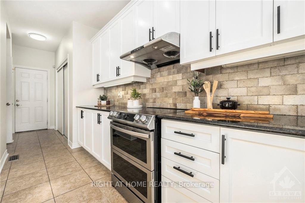 Photo 11 of 2212 Sunset Cove Circle, Ottawa, Barrhaven - Half Moon Bay — HOMEH
