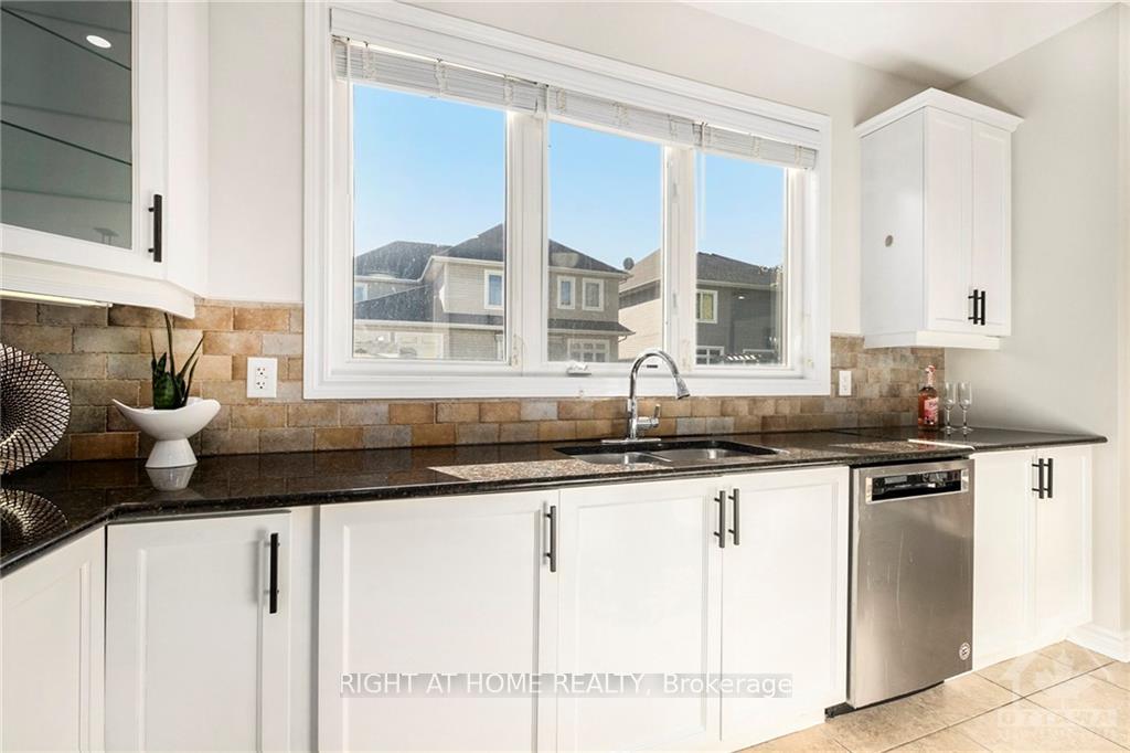 Photo 12 of 2212 Sunset Cove Circle, Ottawa, Barrhaven - Half Moon Bay — HOMEH