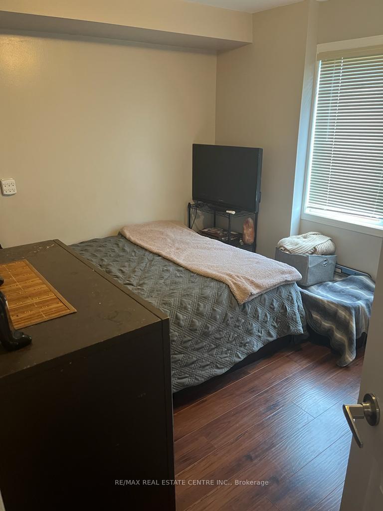 Photo 7 of 127 Silurian (Basement) Drive, Guelph, Grange Road — HOMEH
