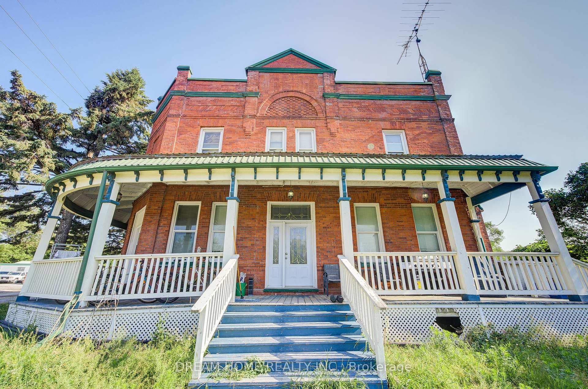 Photo 2 of 185 Duke Street, Clarington, Bowmanville — HOMEH
