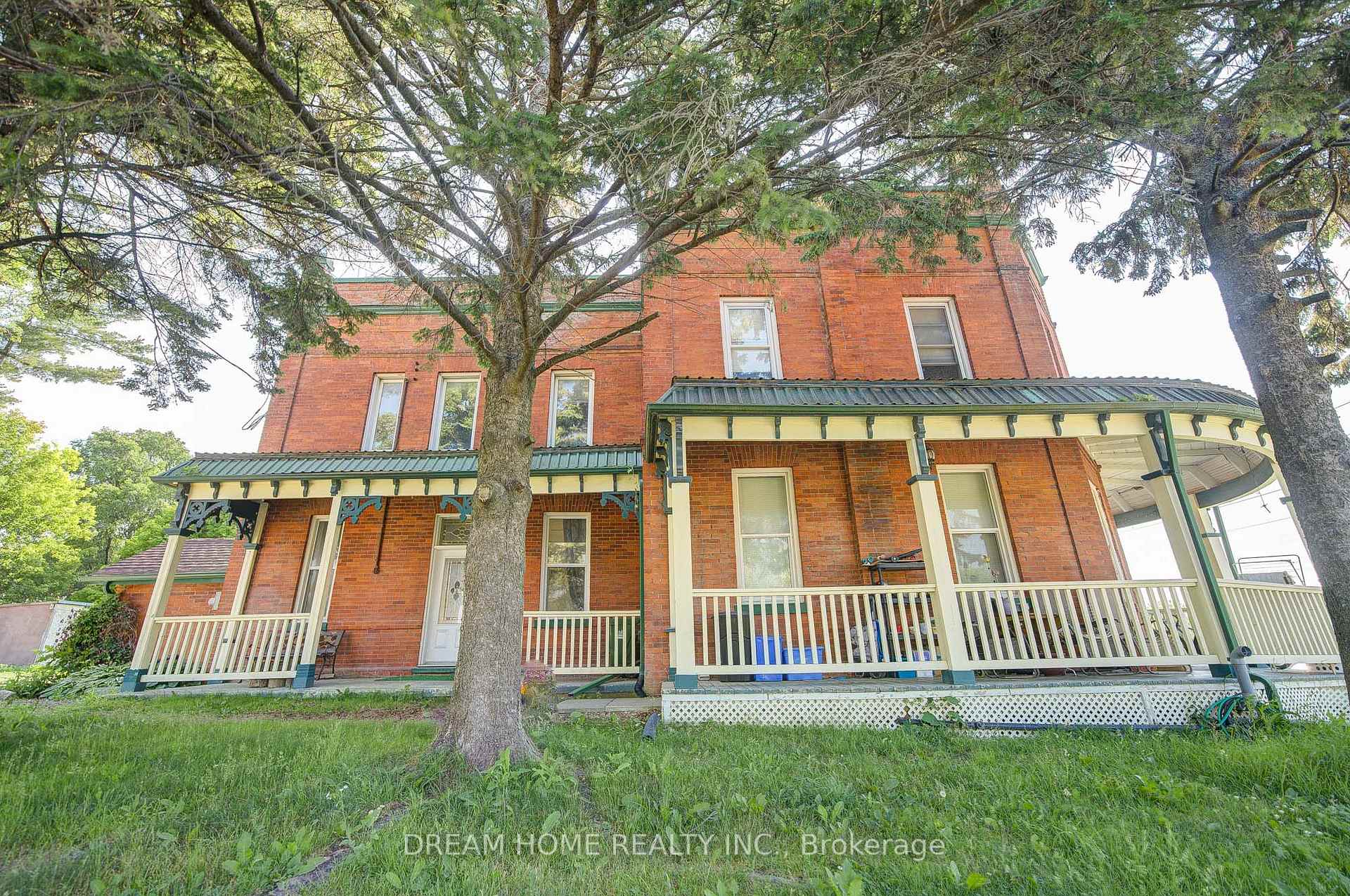 Photo 3 of 185 Duke Street, Clarington, Bowmanville — HOMEH