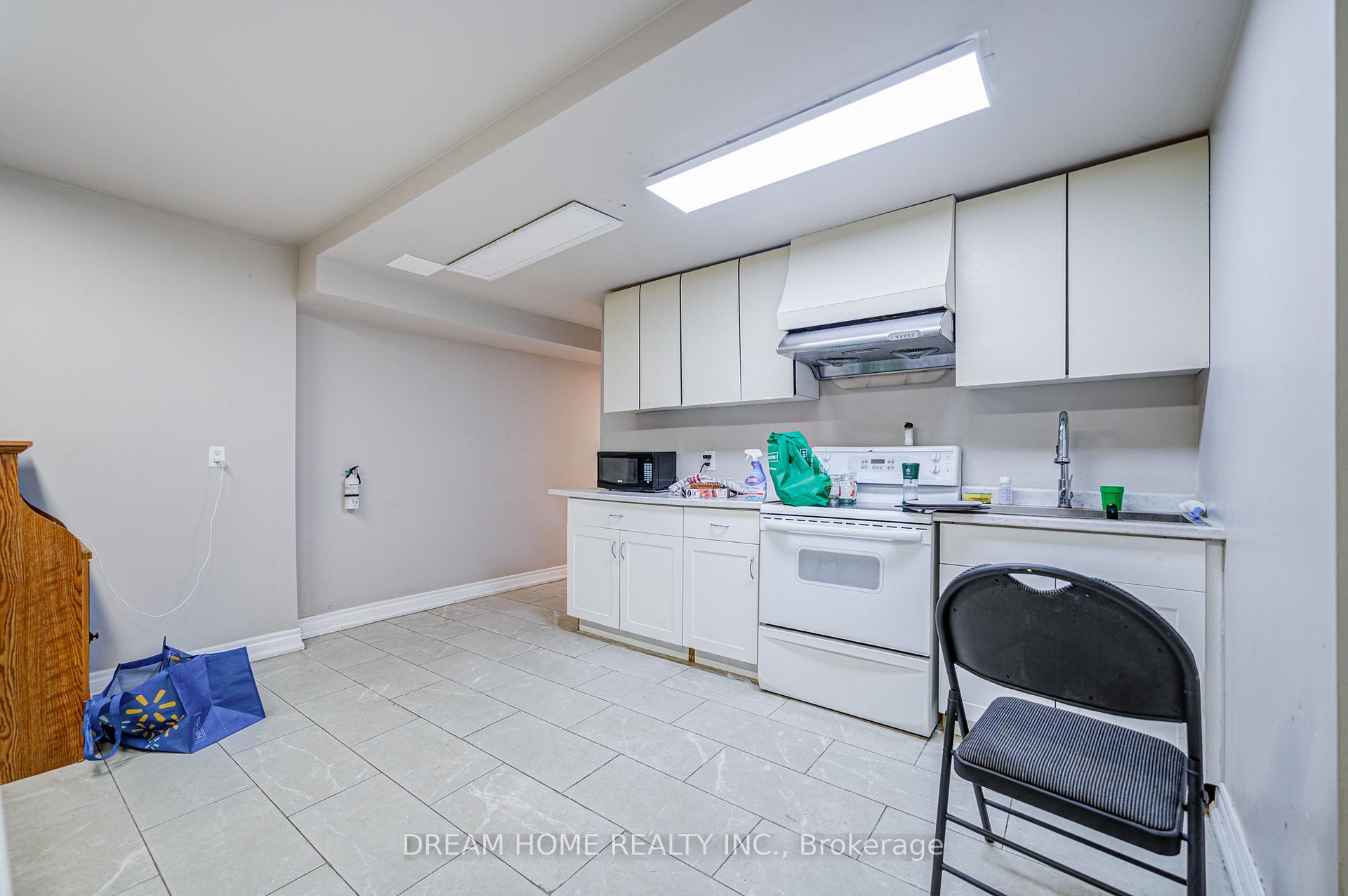 Photo 36 of 185 Duke Street, Clarington, Bowmanville — HOMEH