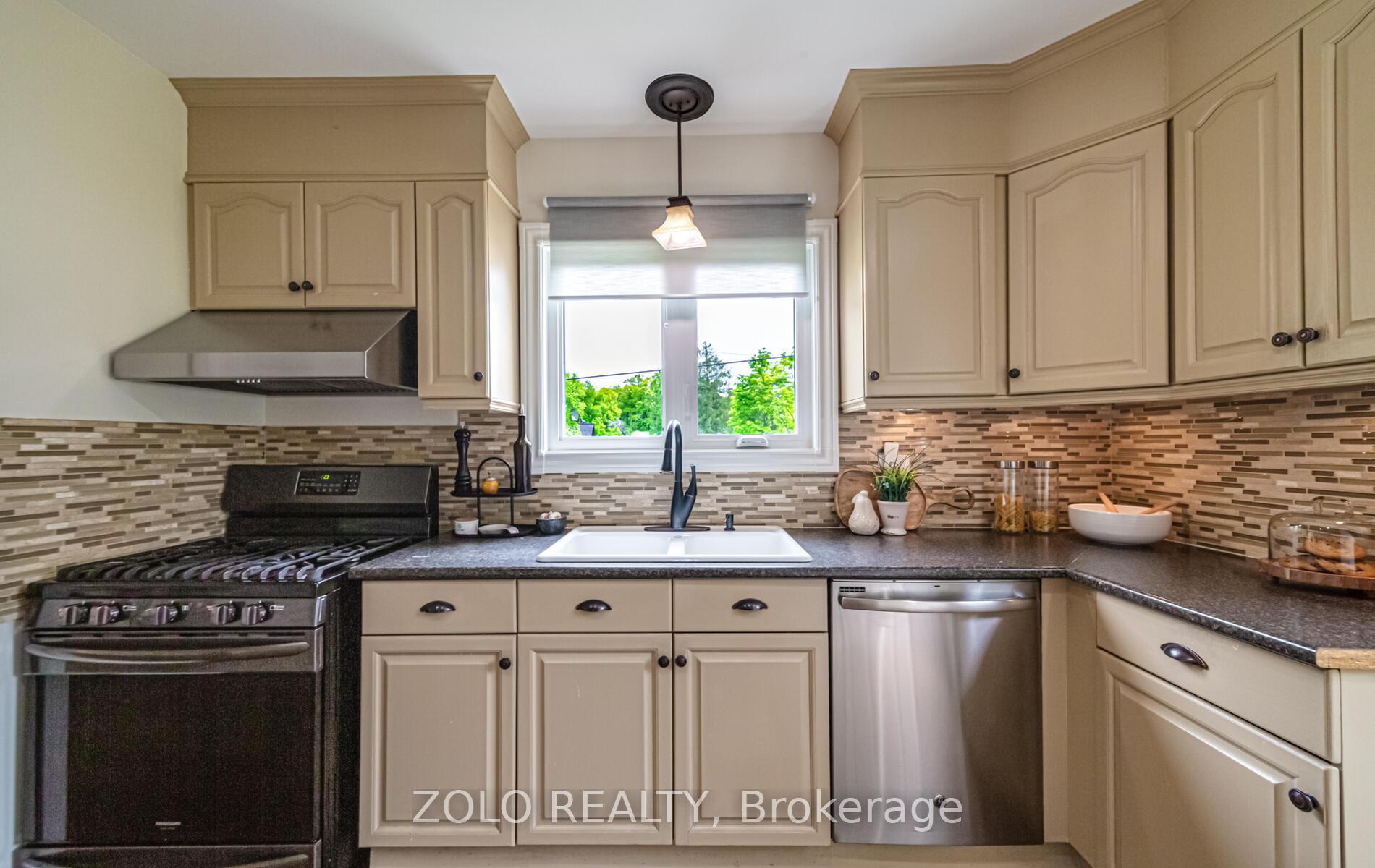 Photo 16 of 46 Lawson Road, Clarington, Courtice — HOMEH